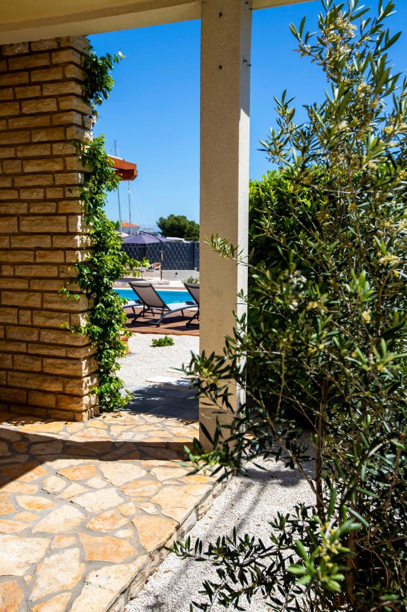 Apartment Laura Trogir Exterior foto